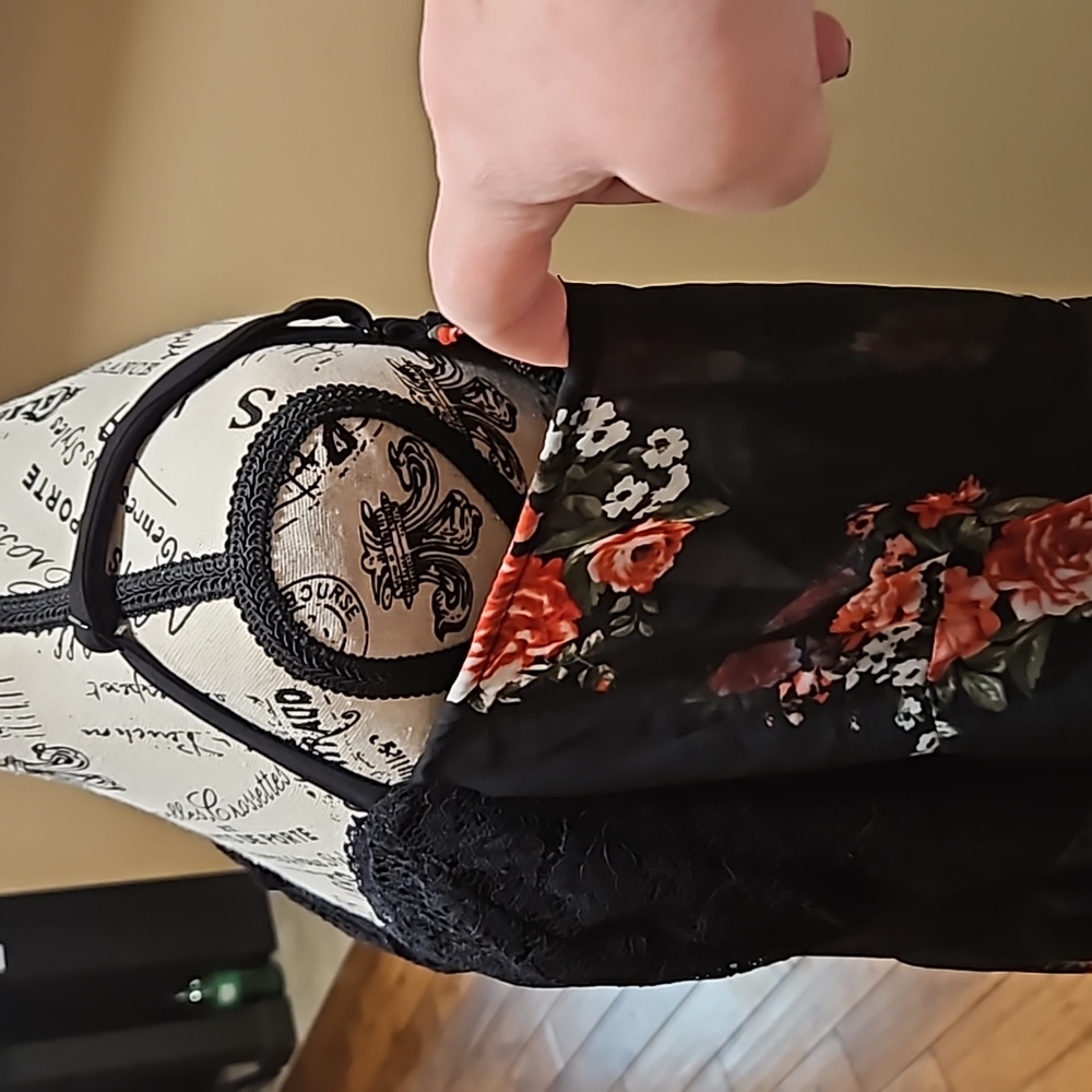 COLD SHOULDER DRESS - Picture 4 of 6